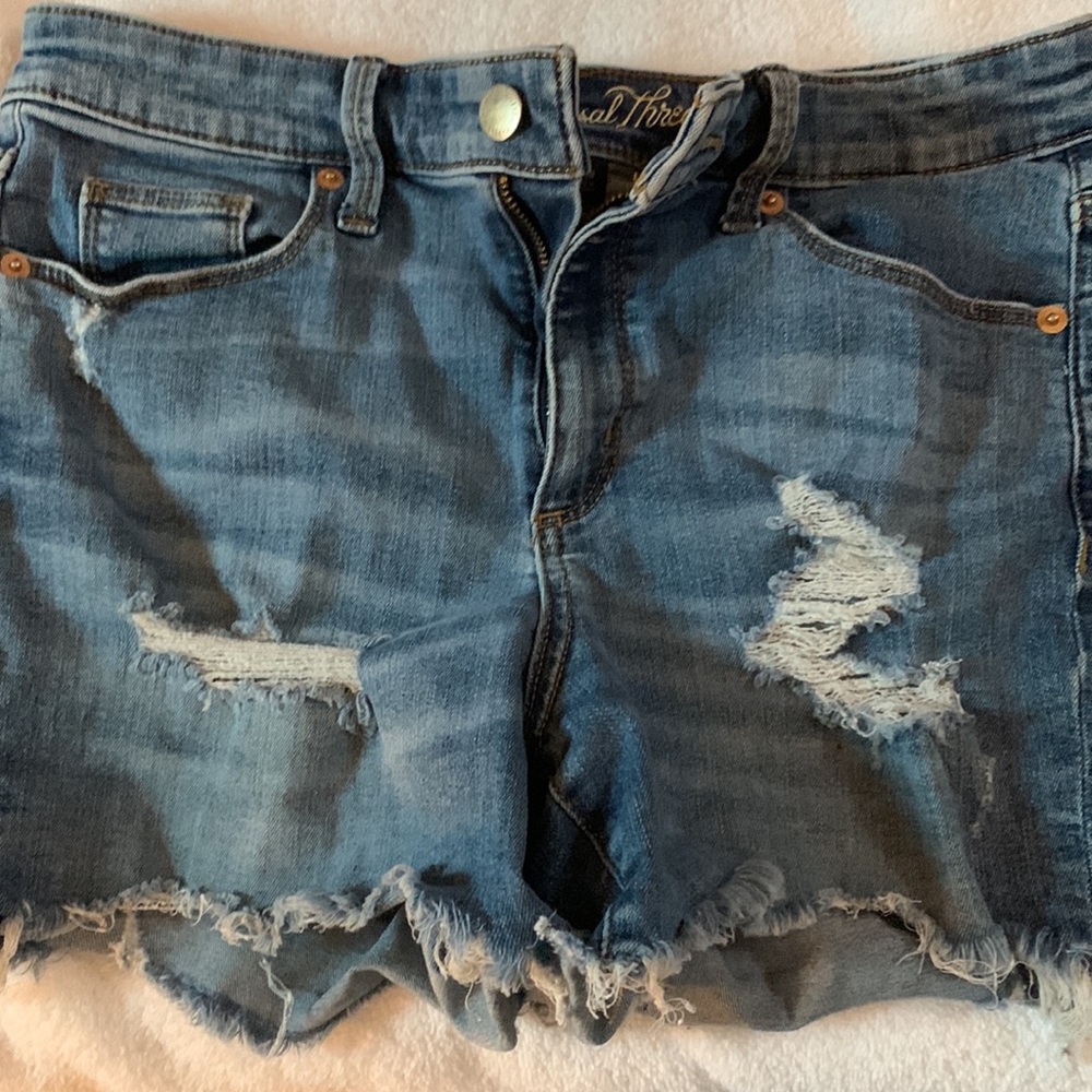 Universal Thread Shorts